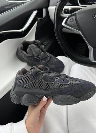 Жіночі кросівки adidas yeezy 500 black чорного кольору