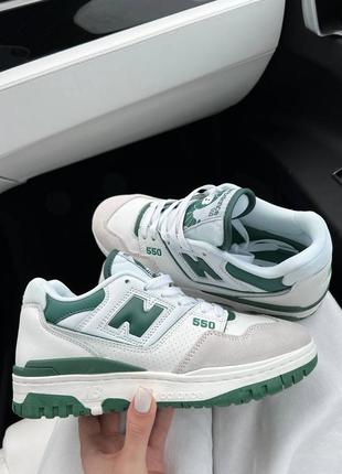 Женские кроссовки new balance 550 white green белого с зелеными цветами