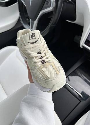 Женские кроссовки new balance 530 beige gold бежевого с золотыми цветами3 фото