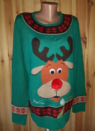 Зеленый рождественский новогодний свитер с оленем1 фото