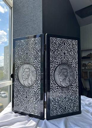 Нарды из чёрного камня "резной лев": изысканная игра с богатой отделкой, 58×28×5 см,...