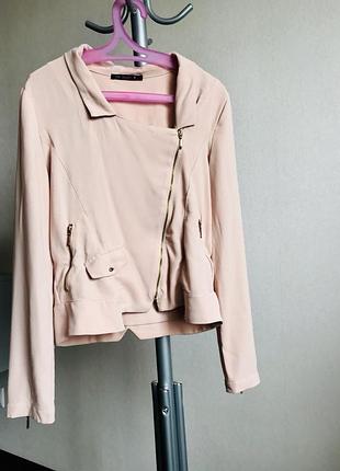 Прикольна курточка-піджак bershka