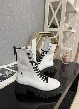 Розмір 40 - устілка 26 сантиметрів зимові жіночі шкіряні чоботи на хутрі, на платформі, білі