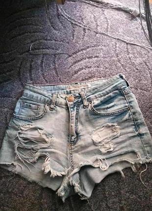 Шорты джинсовые рваные