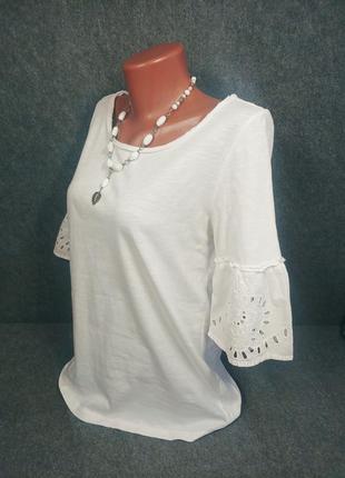 Белая коттоновая трикотажная блуза с декором из прошвы и плетеного кружева 46  размера2 фото