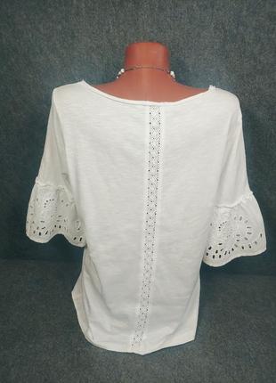 Белая коттоновая трикотажная блуза с декором из прошвы и плетеного кружева 46  размера3 фото