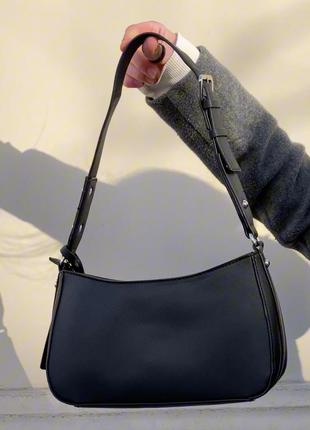 Женская сумка guess багет через плечо черная2 фото