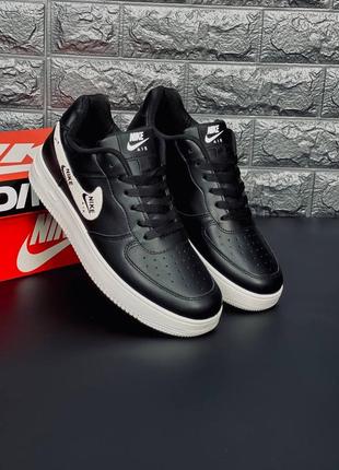 Nike кросівки чоловічі/ підліткові чорні розміри 36-45