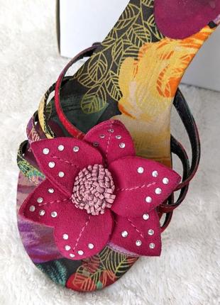 Яркие стильные летние шлёпанцы шлепки с цветком из натуральной замши со стразами3 фото