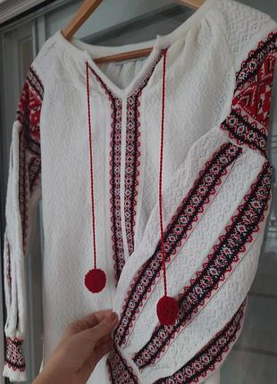 Тепла кофта вишиванка