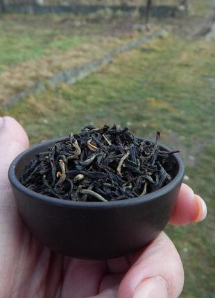 Китайський червоний чай "чорний монах"