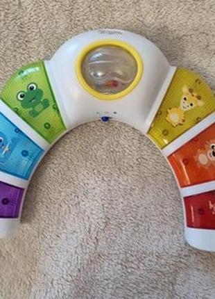 Развивающая игрушка пианино baby einstein glow & discover light bar piano music multi language toy