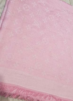 Платок в стиле louis vuitton нежно-розовый1 фото