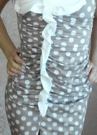 Плаття в горошок з розрізом.колір латте