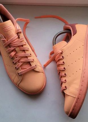 Оригинальные женские рефлекторные кроссовки 

adidas stan smith