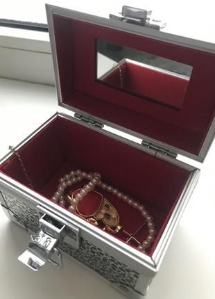 Шкатулка-сундучек для украшений