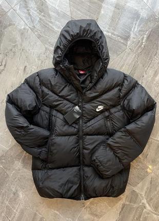 Качественная и теплая курточка nike