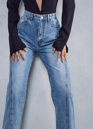 Джинсы с прямым кроем и разрезом спереди от misspap
