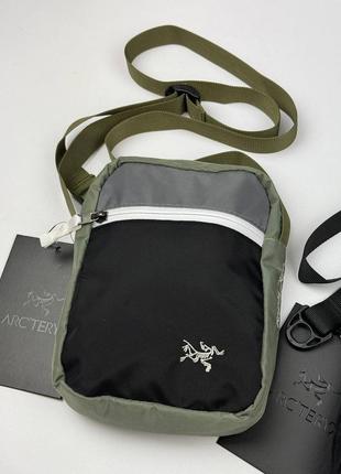 Месенджери arcteryx 1 хакі і 3 чорні в наявності3 фото