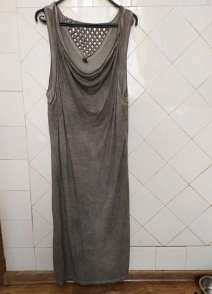 Стильное котоновое платье с интересными акцентами.