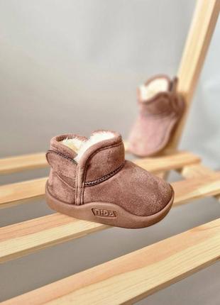 Стильні черевики для малюків.
🔹верх - штучний замш
🔹всередині штучне хутро, устілка хутро.5 фото