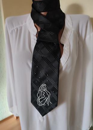 Стильный женский вышитый галстук