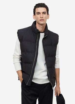 Жилетка h&m water-repellent puffer vest black 1182526002 s7 фото