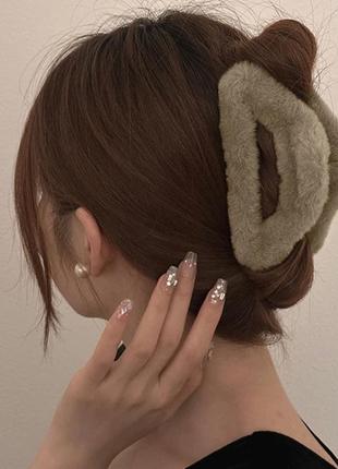 Меховой плюшевый краб для волос