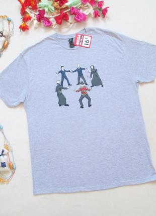 Суперовая фирменная хлопковая футболка с киношными героями gildan 💜🌺💜