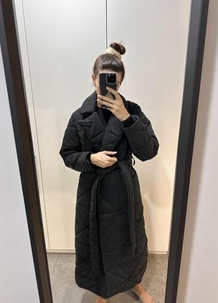 Чорний пуховик, стьобане пальто, куртка mbocharova, katsurina, zara, h&m premium