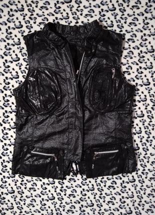 Необычная жилетка от бренда sportalm