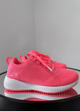 Яскраві шикарні кросівки skechers bobs