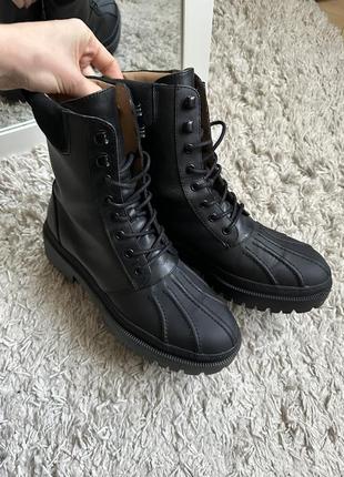 Жіночі черевики