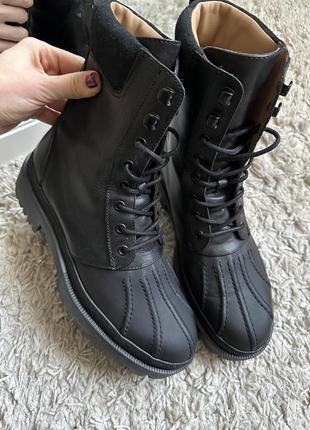 Жіночі черевики