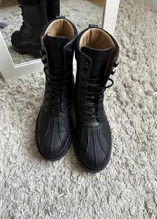 Жіночі черевики