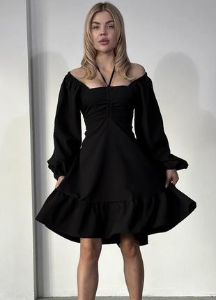 Шикарное черное платье с корсетной спиной
