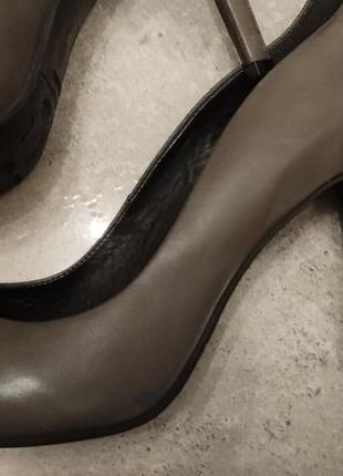 Шкіряні, сірого кольору туфлі човники р.39