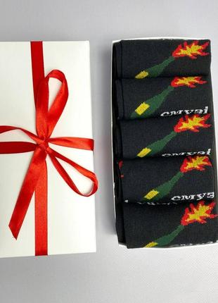 Бокс чоловічих шкарпеток чорних прикольних креативних з патріотичним написом 40-45 5 шт. у подарунковій коробці км5 фото