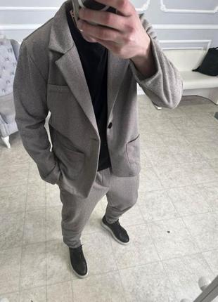 Серый мужской класический костюм.52-034
