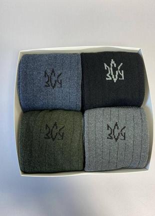 Подарунковий бокс чоловічих зимових теплих шкарпеток на 4 пари 41-45 якісні з крутим принтом на подарунок км5 фото