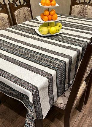 Скатертина домоткана в українському силі -сімейний оберіг