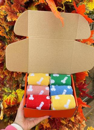 Подарунковий бокс шкарпеток для чоловіків на 12 пар 40-45 р з яскравим принтом прикольні найкращі та демісезонні, гарні8 фото