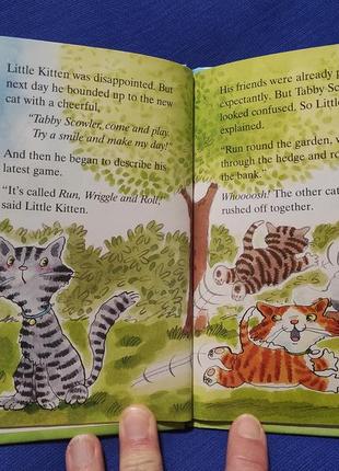 Книга на английском языке cheeky little kitten нахальный маленький котенок4 фото