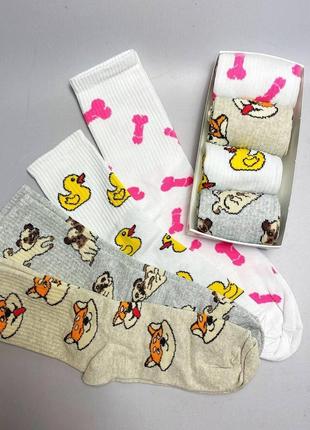 Комплект подарочных женских носков 36-41 р на 4 пары качественные и демисезонные с прикольным рисунком цветные4 фото