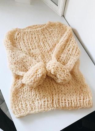 Мягенький оверсайз свитер