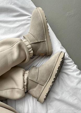 Жіночі уггі ugg classic ultra mini light grey ультра міні сірого кольору