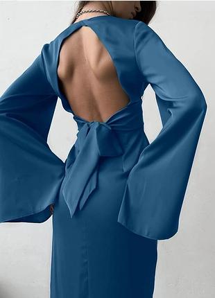 Роскошное шелковое платье с открытой спиной и объемными рукавами