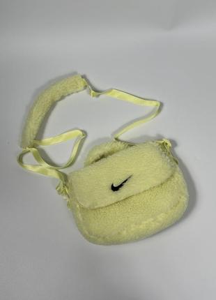 Nike fur crossbody sherpa плюшевая теди сумочка2 фото