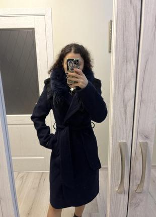 Зимнее пальто с натуральным мехом1 фото