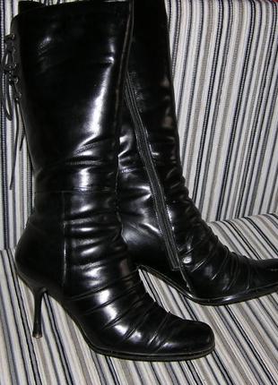 Сапоги зимние, лакированная кожа на небольшой шпильке, 37-37,5 размер